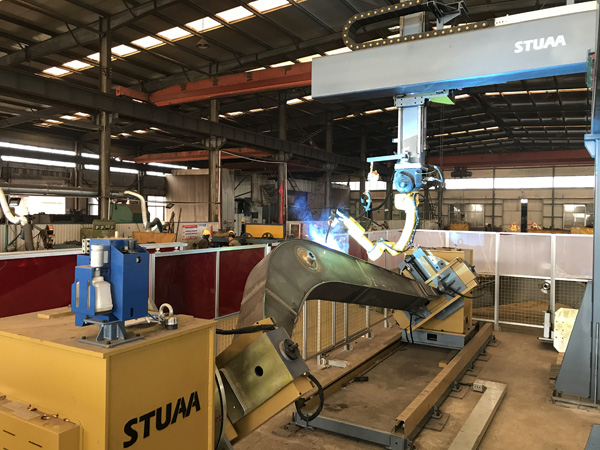 動(dòng)臂、斗桿機(jī)器人焊接系統(tǒng)